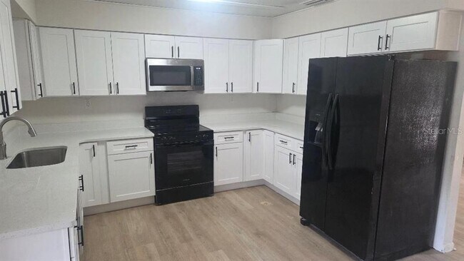 Building Photo - 3701 SE 35th Ct