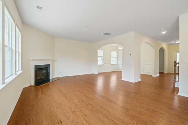 Building Photo - Beautiful spacious Home in Berewick community in Steel Creek