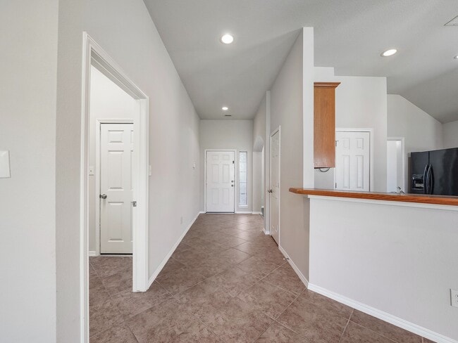 Building Photo - 20110 Emerald Cliff Ln