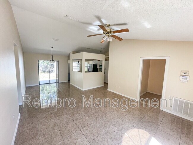 Building Photo - 5604 35th Ct E