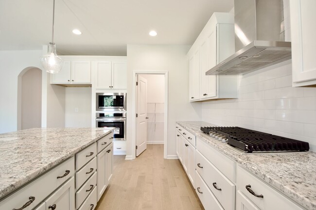 Building Photo - Brand New Hugston Home Near Lee Scott Acad...