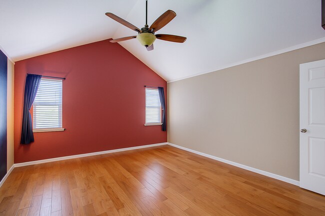 Building Photo - 4404 Bluff Creek Dr