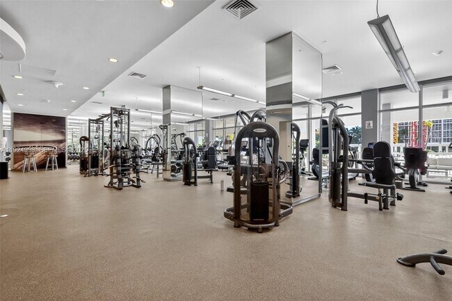 Building Photo - 10275 Collins Ave