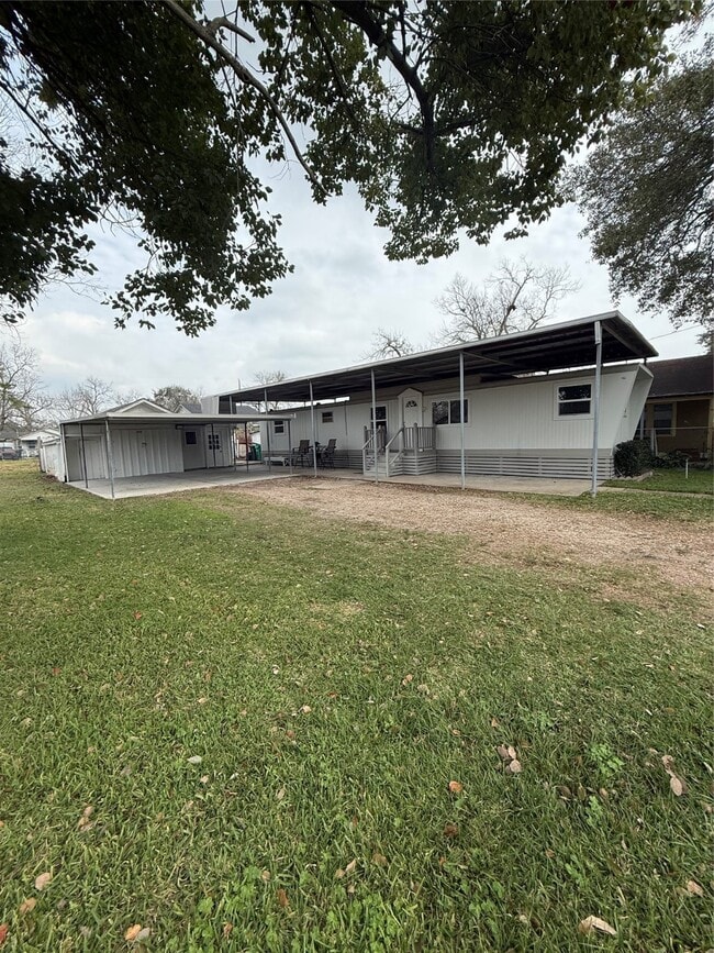 Building Photo - 310 E Jack Ave