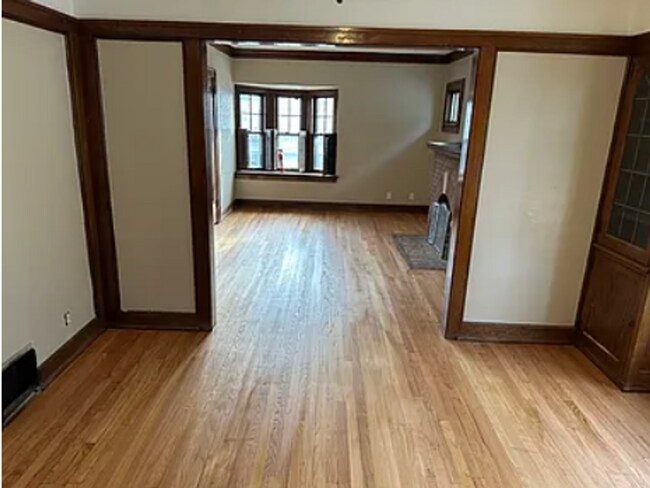 Building Photo - 1325 N 39th St