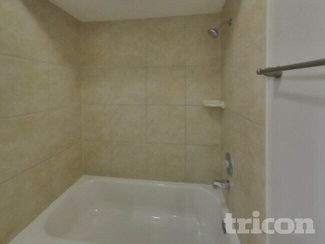 Building Photo - 4963 Beige St