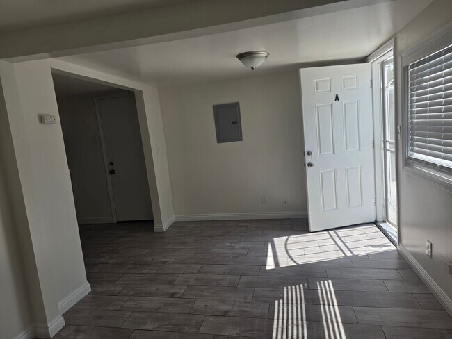Building Photo - 318 Highland Dr