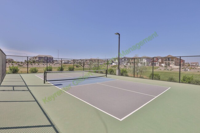 Building Photo - Pet Friendly 5 bed/3 bath in the Hawes Crossing Community of East Mesa