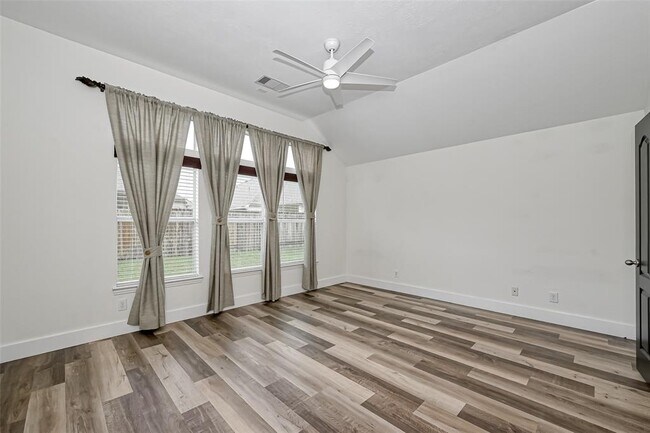 Building Photo - 3618 Hera Dr