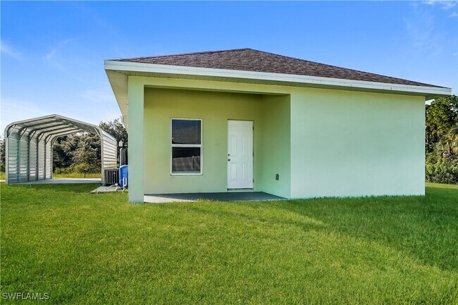 Building Photo - 2411 Claude Ave N