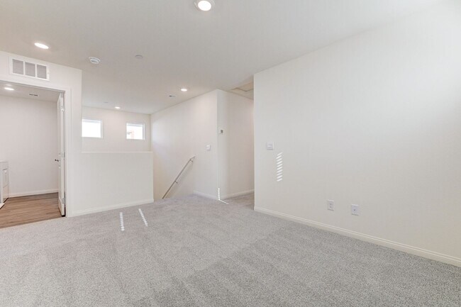 Building Photo - Newly Built 4 bedrooms in Cadence