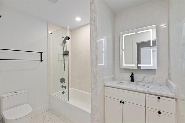 Building Photo - 1275 The by Way NE
