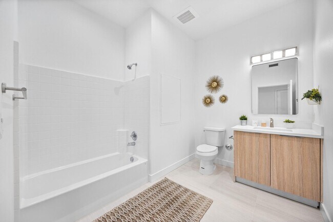 Building Photo - Leffingwell Apartments - 1 BED/1BATH