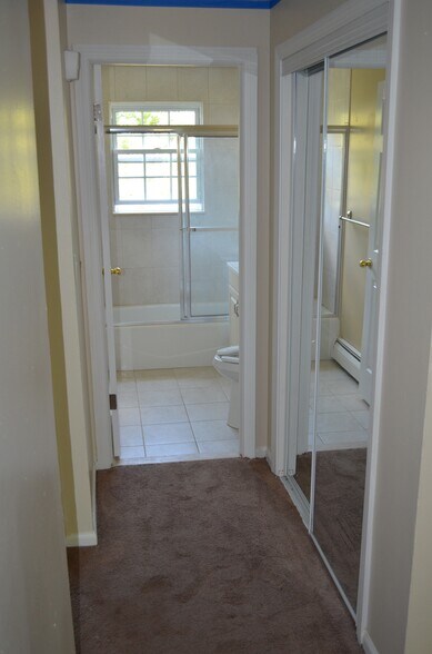 Building Photo - 13 Grandview Dr