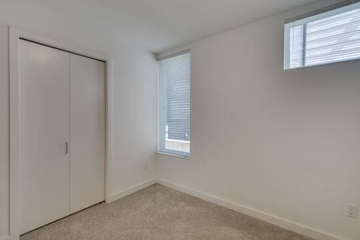 Building Photo - Modern & Bright Seattle 4 Bed Townhome!