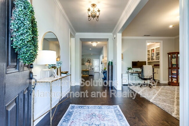 Building Photo - 1050 Nolencrest Dr