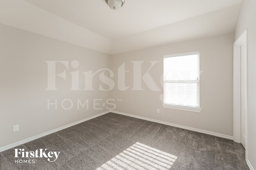 Building Photo - 9714 Birdsnest Ct