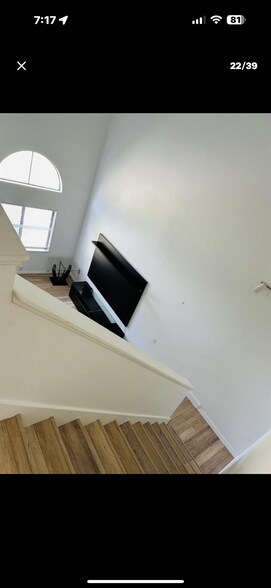 Building Photo - 2216 Stonington Ave