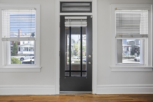 Building Photo - 1543 S 4th St