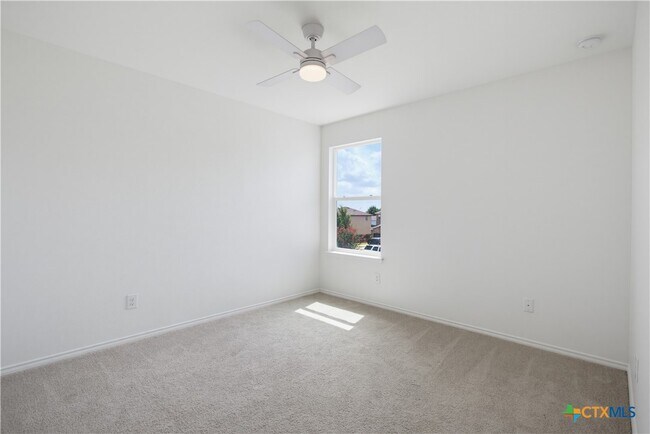 Building Photo - 161 Cushman Dr