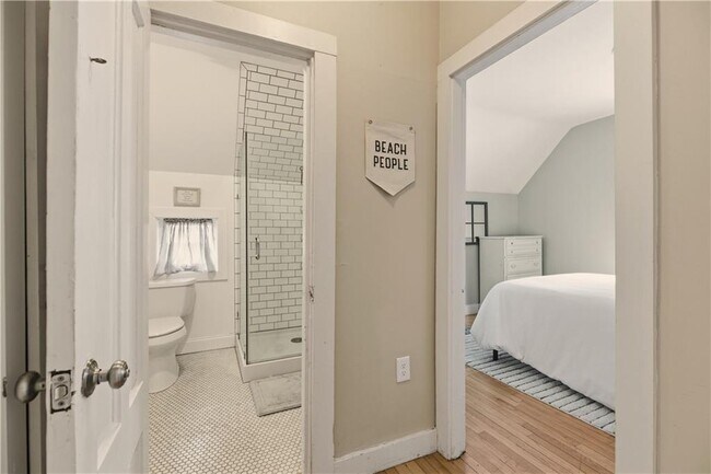 Building Photo - 8 Carey St