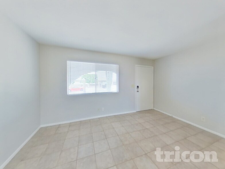 Building Photo - 809 95th Pl