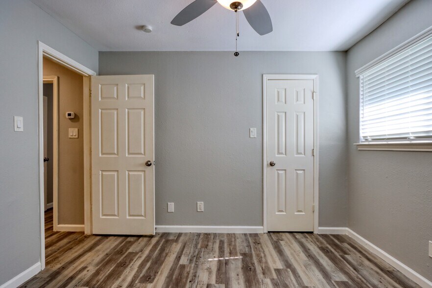 Building Photo - 317 Benjamin St