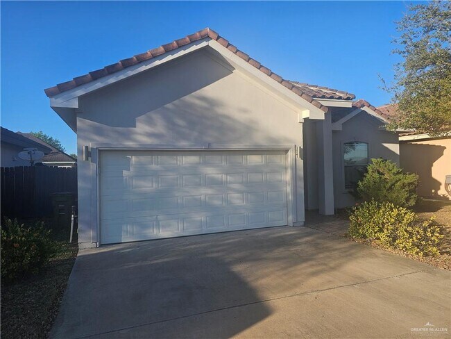 Building Photo - 19 Omega St