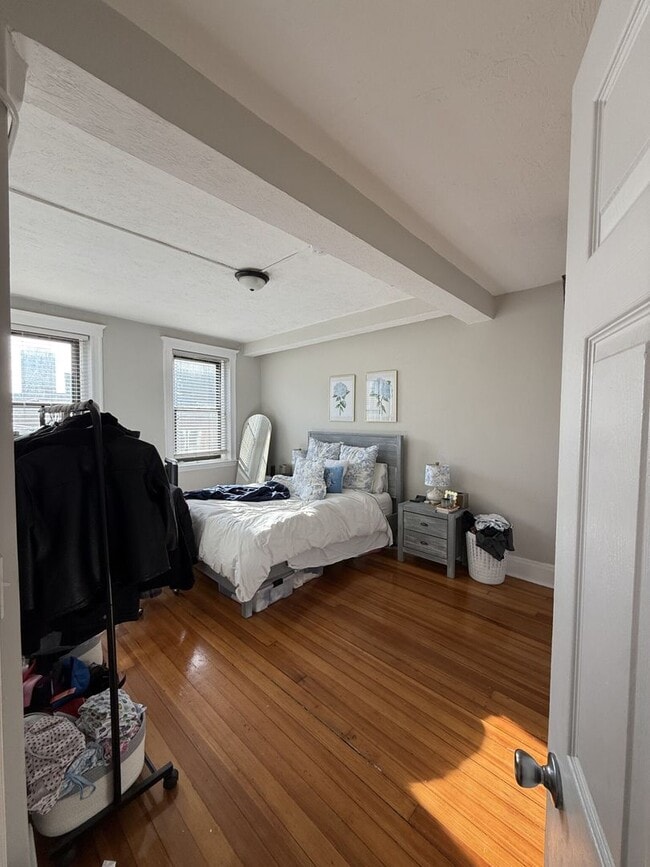 Building Photo - Rare 3 bed 2 bath in the North End... DON'T MISS OUT!!!