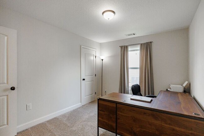 Building Photo - 47 Heartland Cir