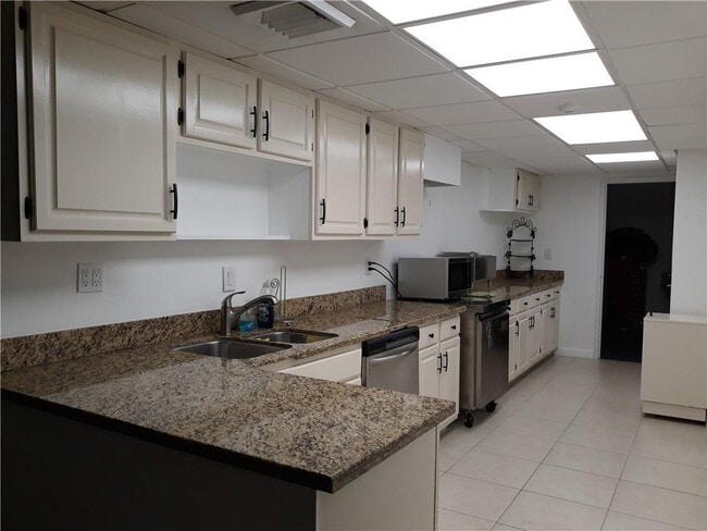 Building Photo - 1401 S Ocean Blvd