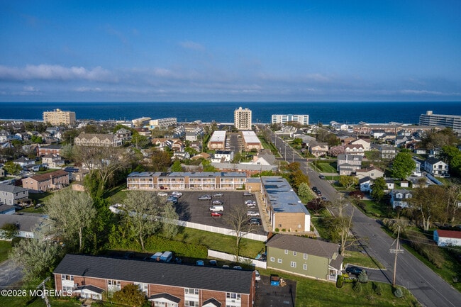 Building Photo - 119 Avery Ave