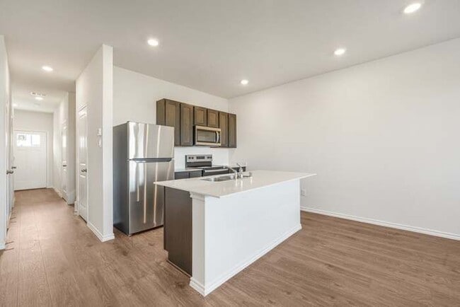 Building Photo - 313 Tall Cedar Wy