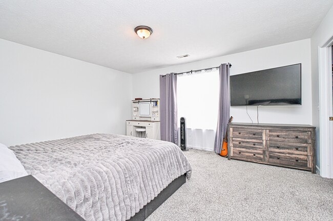 Building Photo - 4372 Dobbin Cir