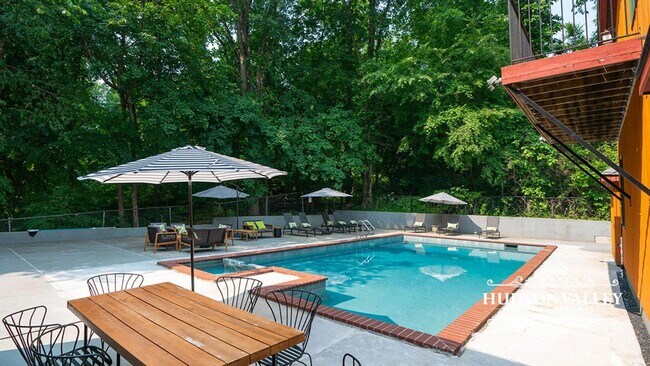Building Photo - Soleil – 7-Bedroom, 7-Bathroom Luxury Esta...