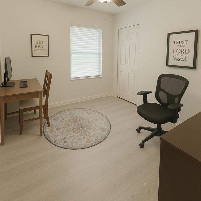 Building Photo - 550 Forest Lake Dr