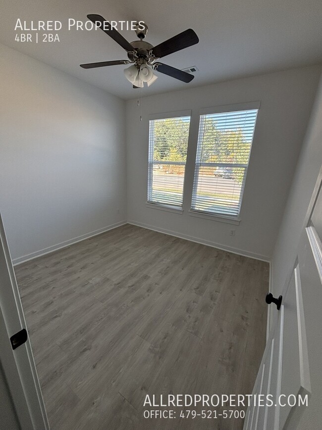 Building Photo - $500 OFF 1ST FULL MONTH"S RENT!! Brand New...