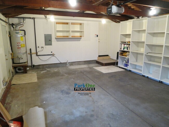 Building Photo - 5446 Louisiana Dr