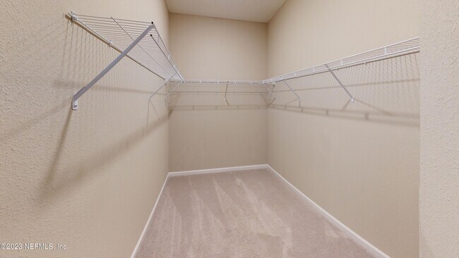 Building Photo - 3965 Cloverdale Ct