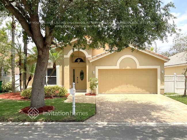 Building Photo - 11215 NW 53rd Ct