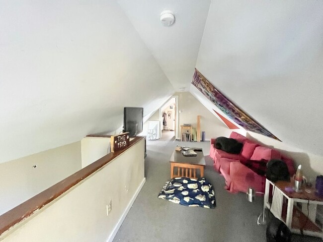 Building Photo - 39 Hickok Pl