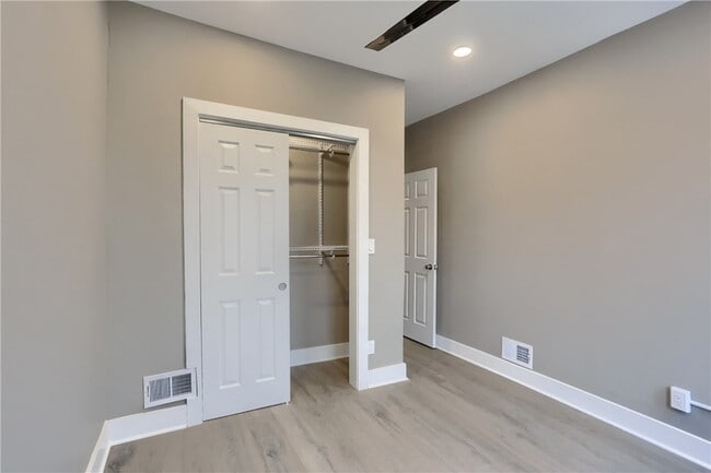 Building Photo - 5619 Hays St