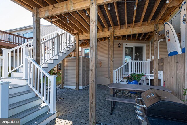 Building Photo - 148 Captains Quarters Rd