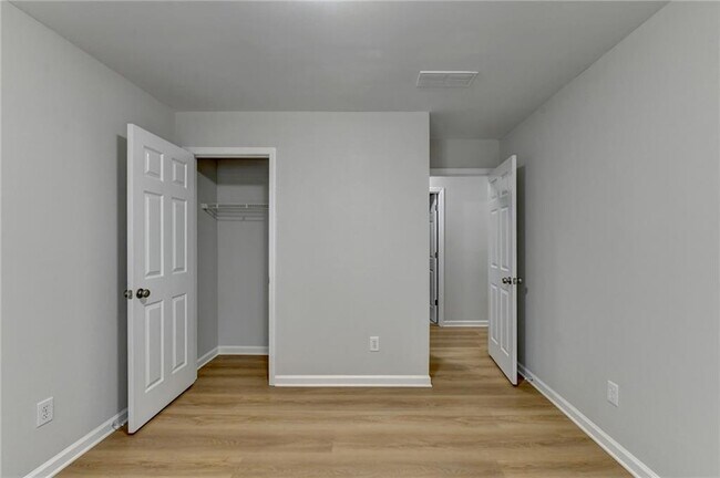 Building Photo - 340 Waddington Trail