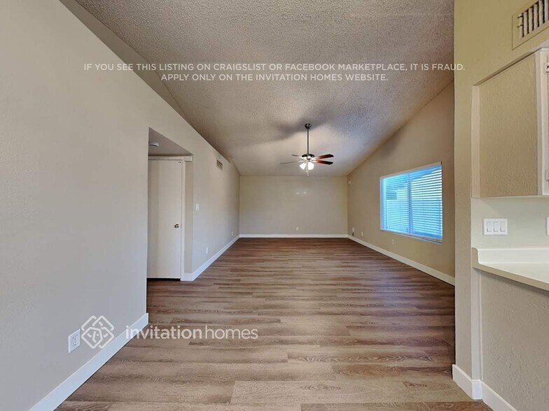 Building Photo - 1920 N Illinois St