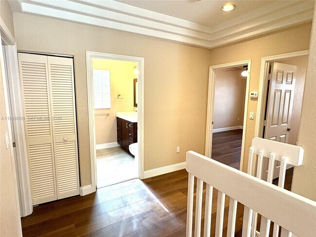 Building Photo - 210 La Costa Ct