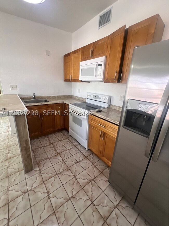 Building Photo - 1615 SW 137th Pl
