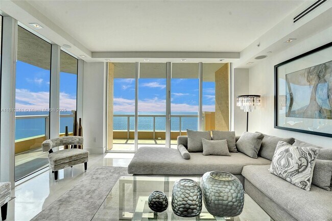 Building Photo - 17875 Collins Ave