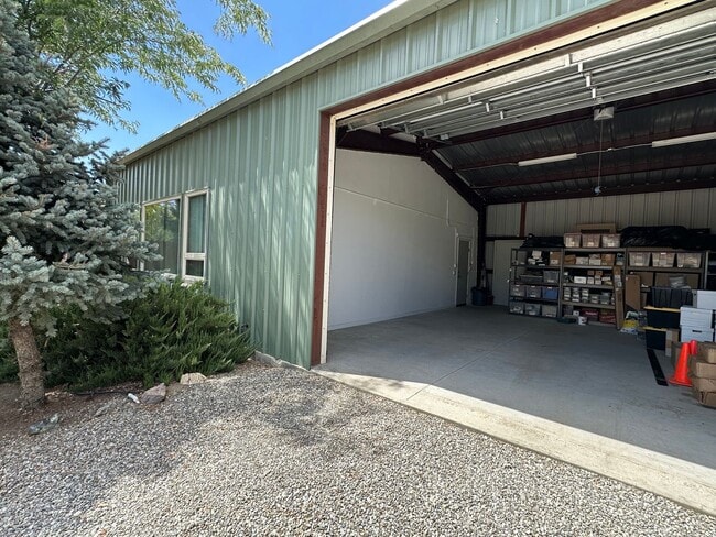 Building Photo - Furnished Studio READY NOW! electricity in...