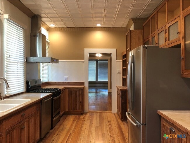 Building Photo - 414 W San Antonio St